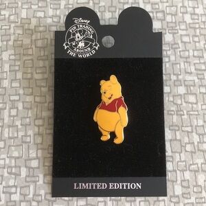 Disney Winnie the Pooh 2004 New on Card Pin